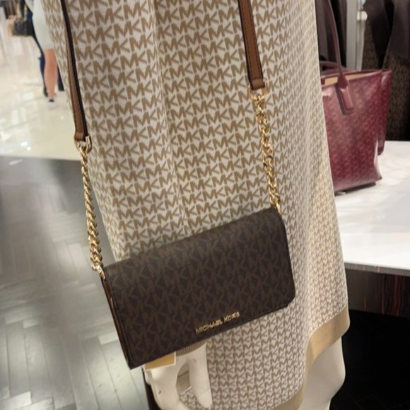 MICHAEL KORS Jet Set Travel Medium Phone Xbody Bag - Picture 14 of 16